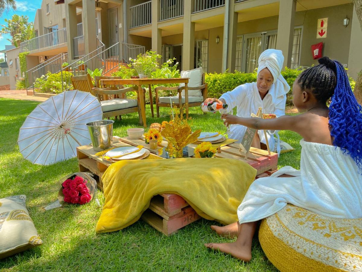 Amoris Guest House-Waterkloof Ridge พริทอเรีย ภายนอก รูปภาพ