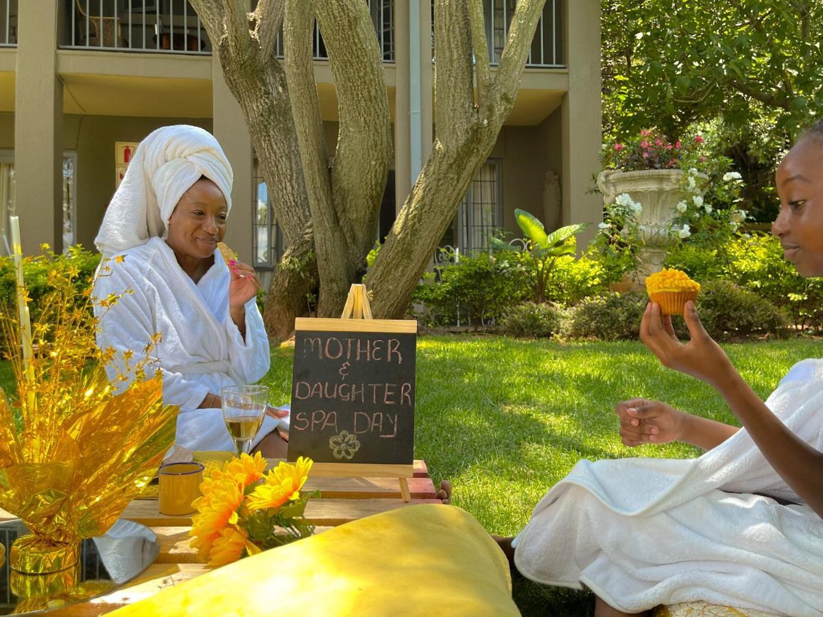 Amoris Guest House-Waterkloof Ridge พริทอเรีย ภายนอก รูปภาพ