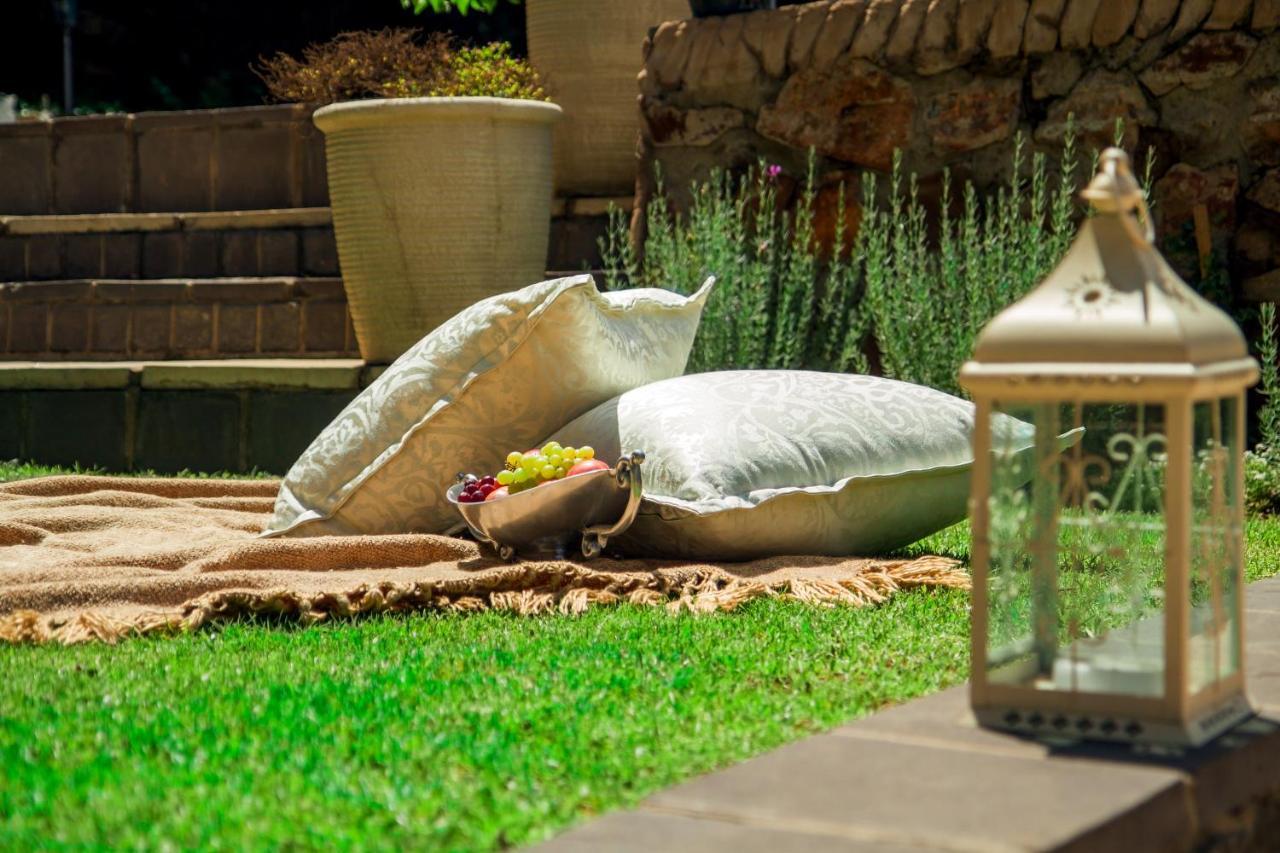 Amoris Guest House-Waterkloof Ridge พริทอเรีย ภายนอก รูปภาพ