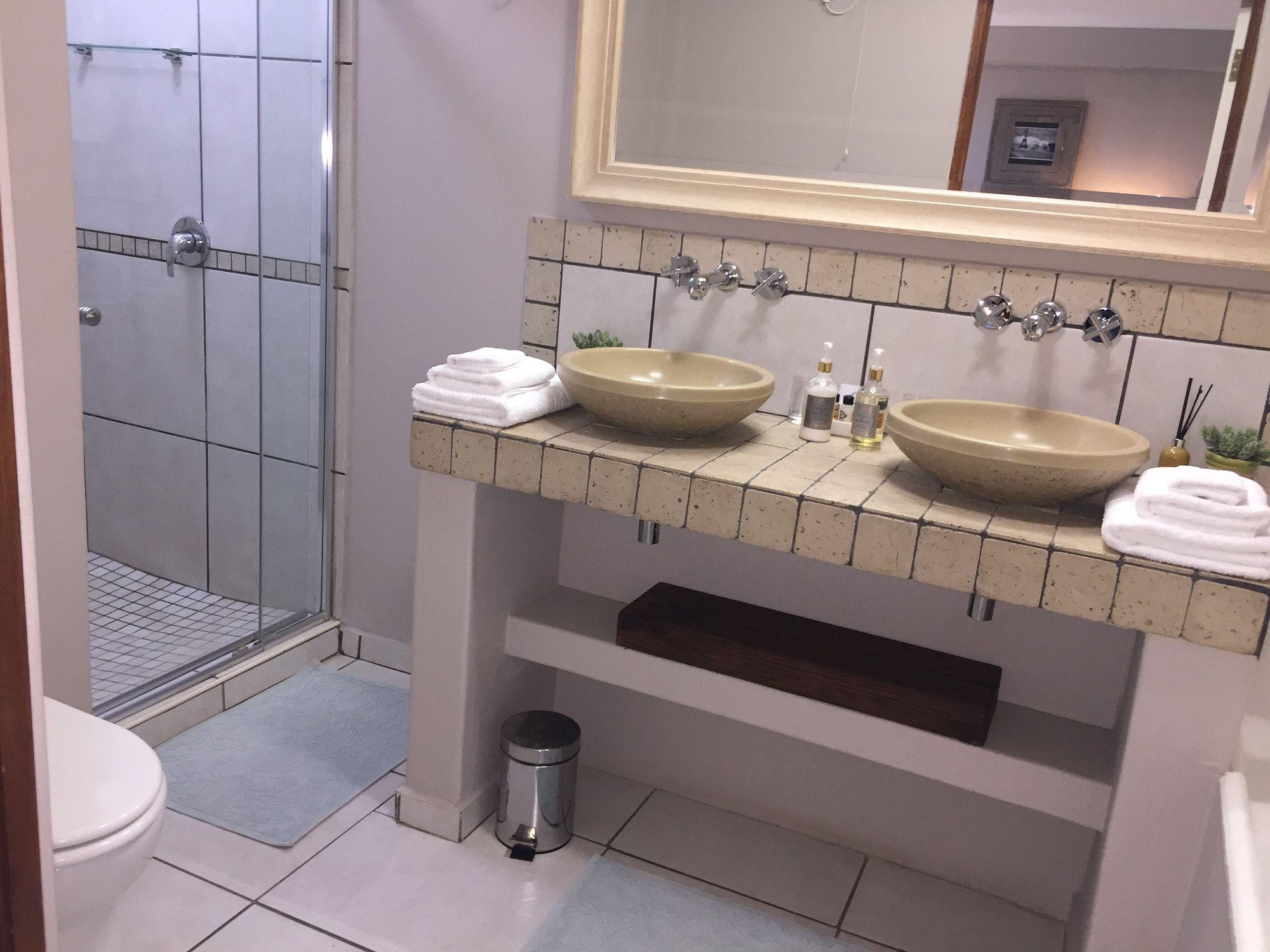 Amoris Guest House-Waterkloof Ridge พริทอเรีย ภายนอก รูปภาพ