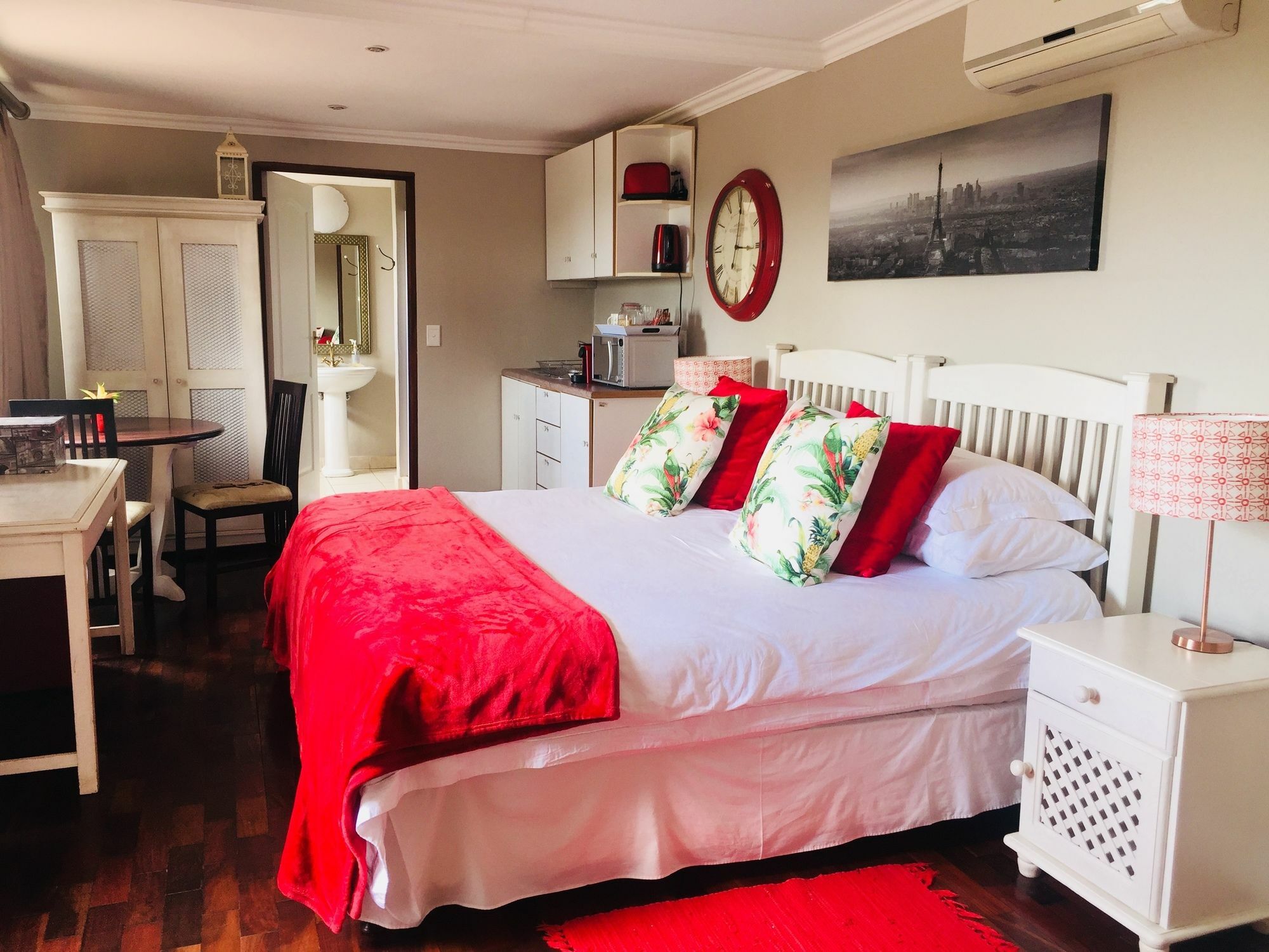 Amoris Guest House-Waterkloof Ridge พริทอเรีย ภายนอก รูปภาพ